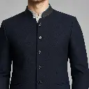 05-detail-collar-front-square.webp