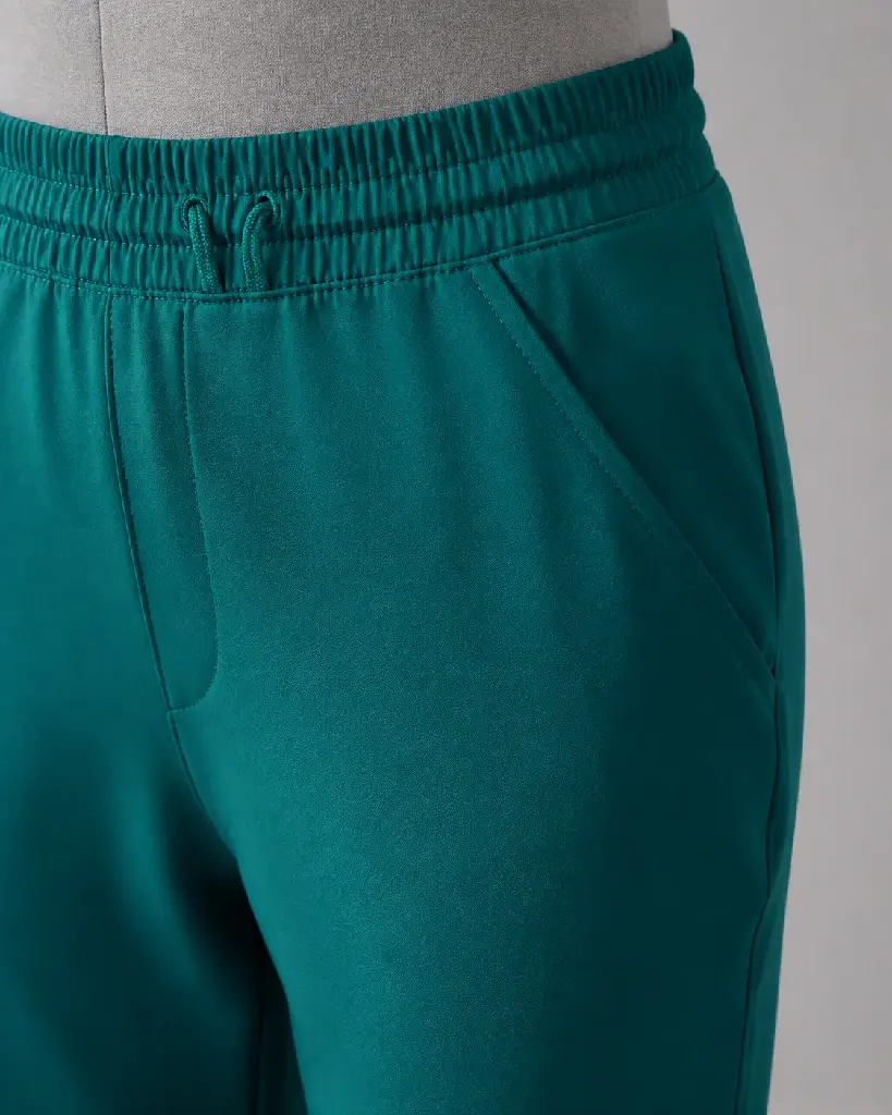 07-detail-waistband-fabric.webp