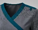 05-detail-wrap-neck-badge-loop.webp