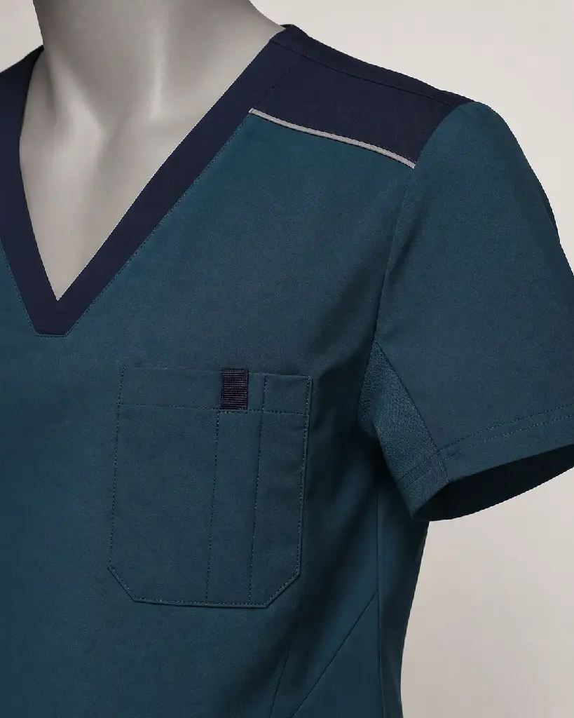 05-detail-neck-yoke-chest-pocket.webp